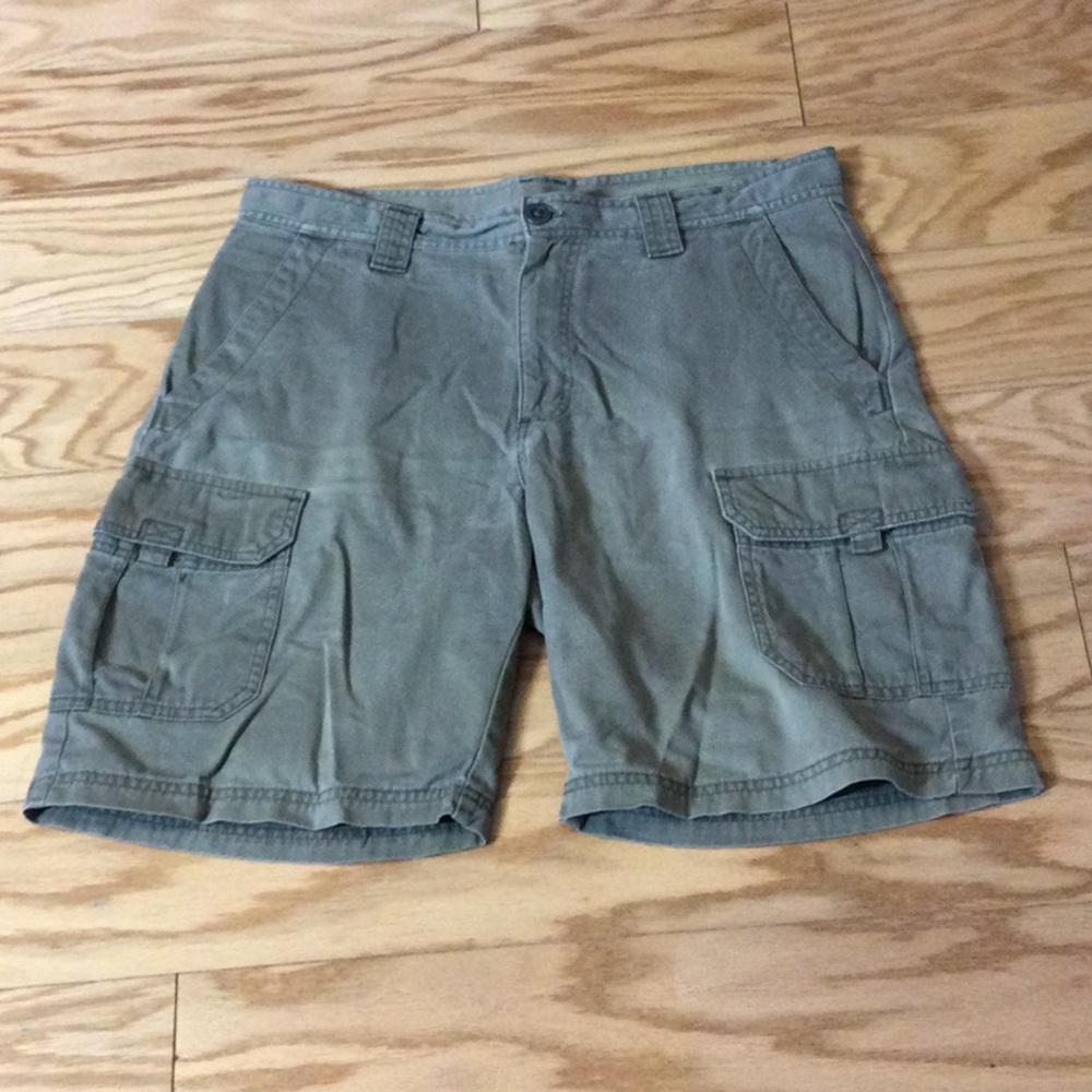 34 Columbia Khaki Cargo Shorts